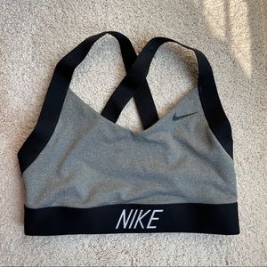 NIKE LOGO SPORTS BRA